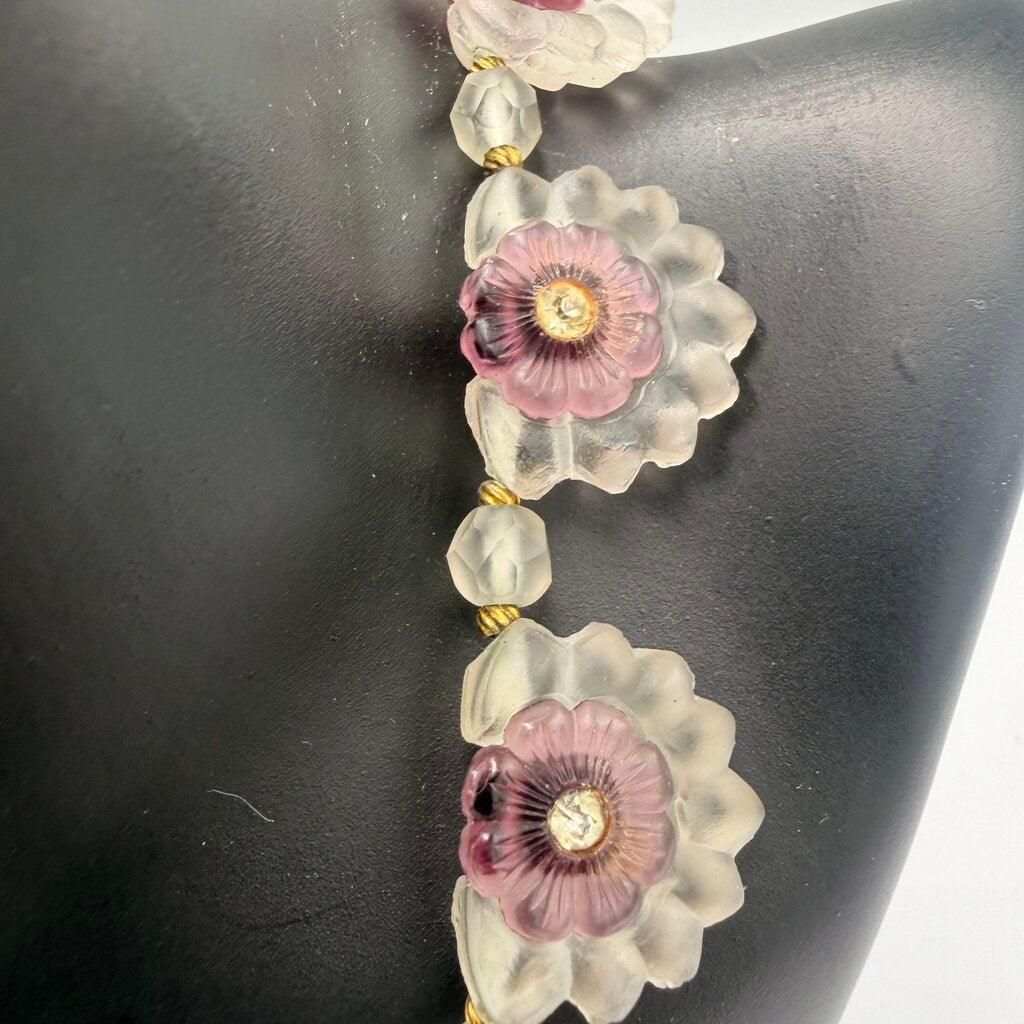 Vintage 1950s Frosted Lucite Flower Choker Necklace
