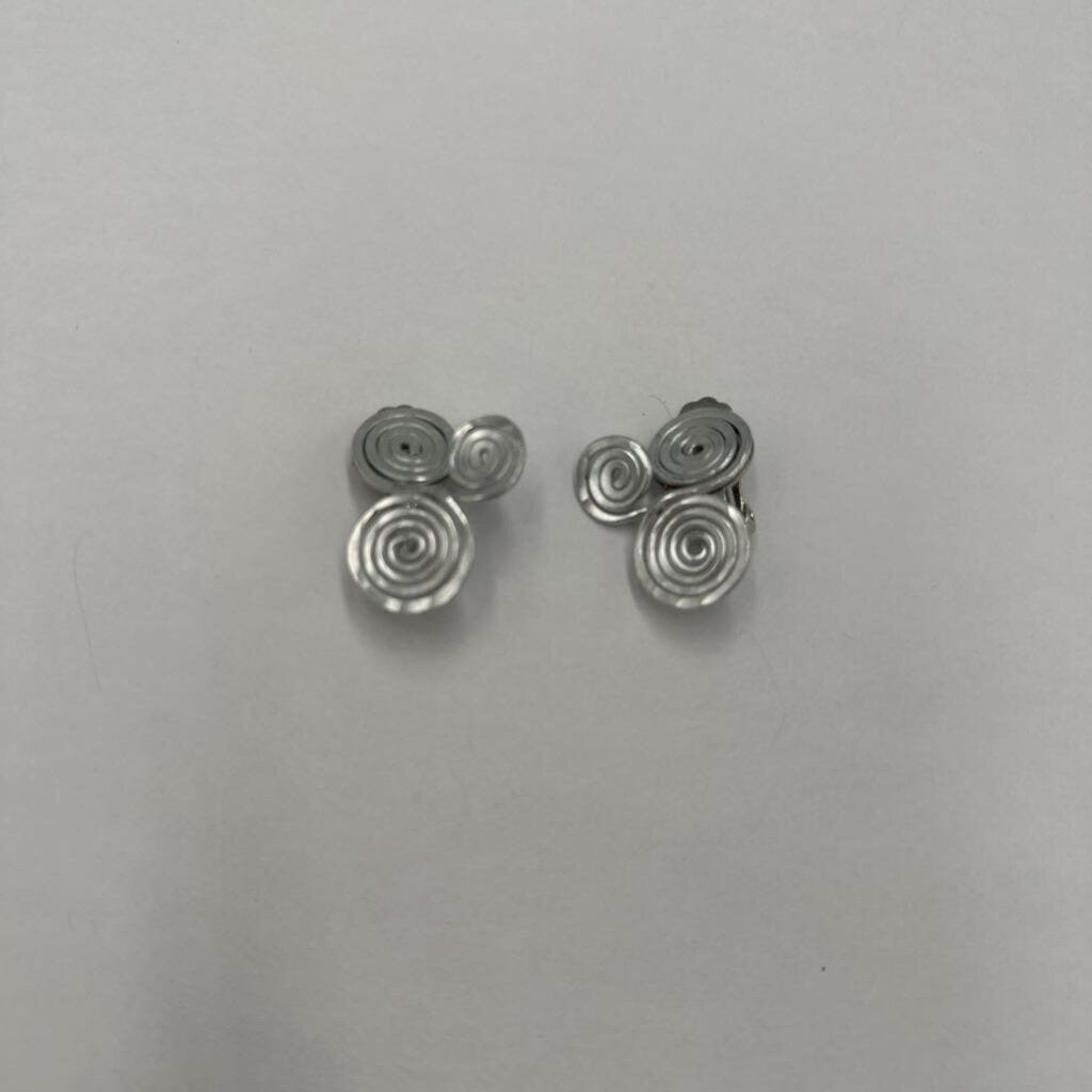 Vintage Brutalist Silver Tone Coiled Concentric Spiral Clip On Statement Earrings