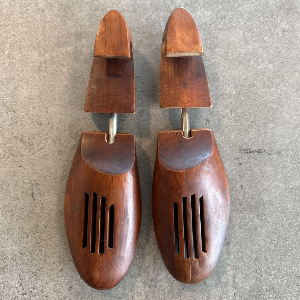 Vintage Rochester Cedar Shoe Tree Size L -Pair - 3.5X12X2H