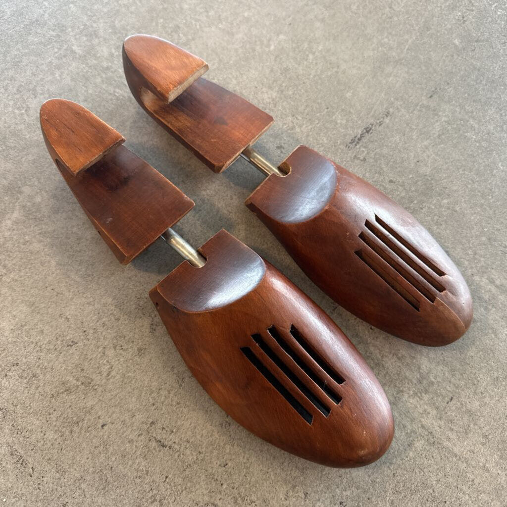 Vintage Rochester Cedar Shoe Tree Size L -Pair - 3.5X12X2H