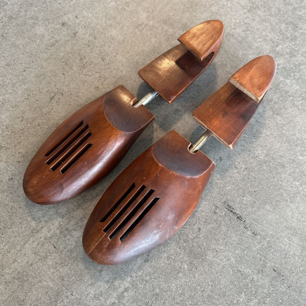 Vintage Rochester Cedar Shoe Tree Size L -Pair - 3.5X12X2H
