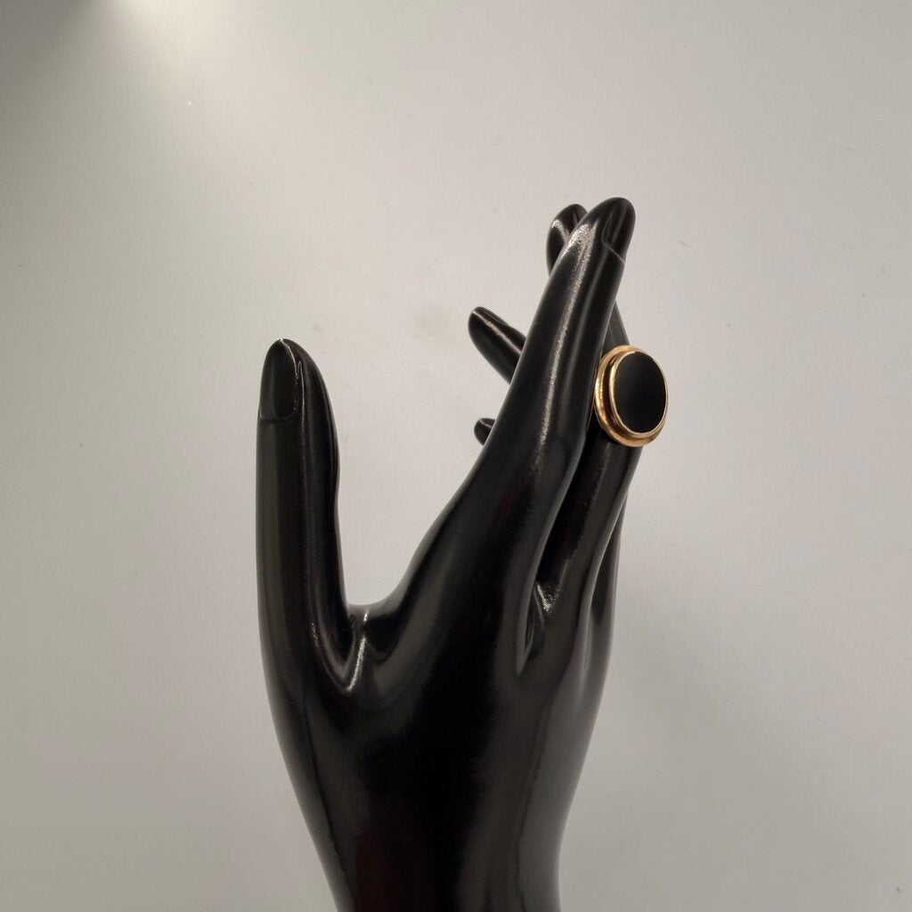 Vintage 14K Gold Tone Oval Black Onyx Ring