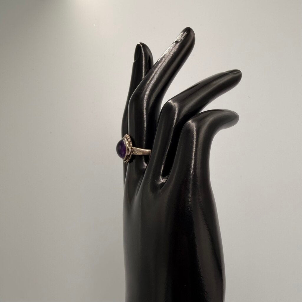 Sterling Silver Amethyst Cabochon Ring Size 9