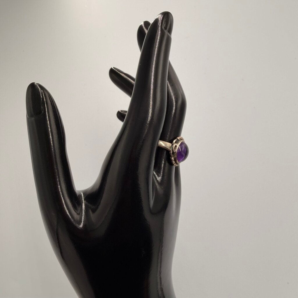 Sterling Silver Amethyst Cabochon Ring Size 9