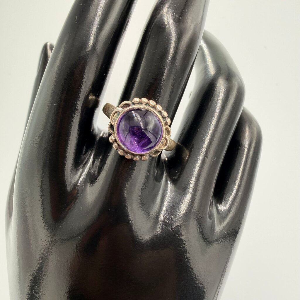 Sterling Silver Amethyst Cabochon Ring Size 9