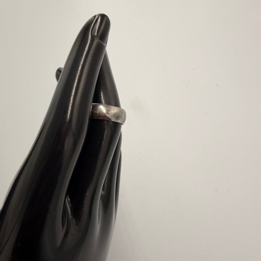 Sterling Silver Classic Wedding Band Ring Size 7