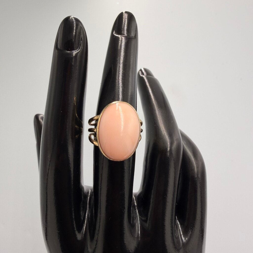 14k Gold Pink Coral Cabochon Ring Size 6