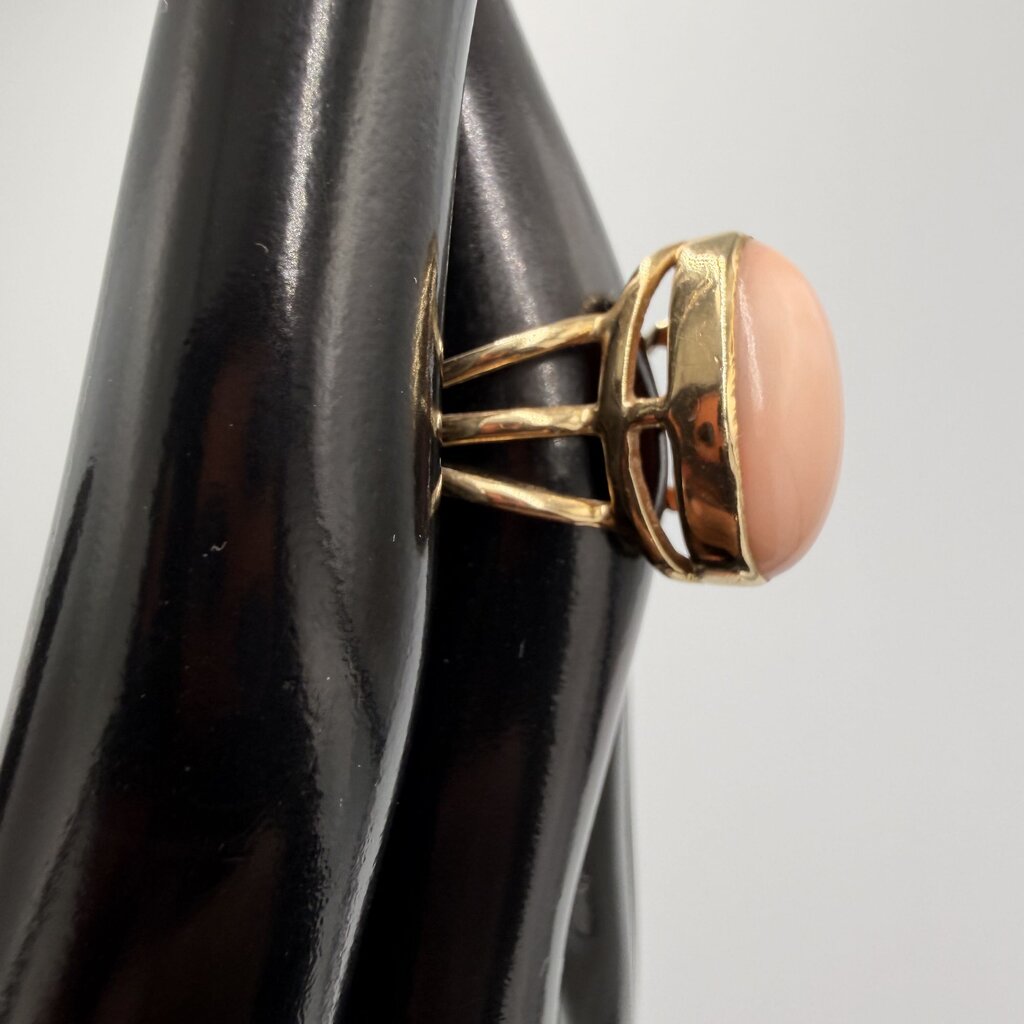 14k Gold Pink Coral Cabochon Ring Size 6