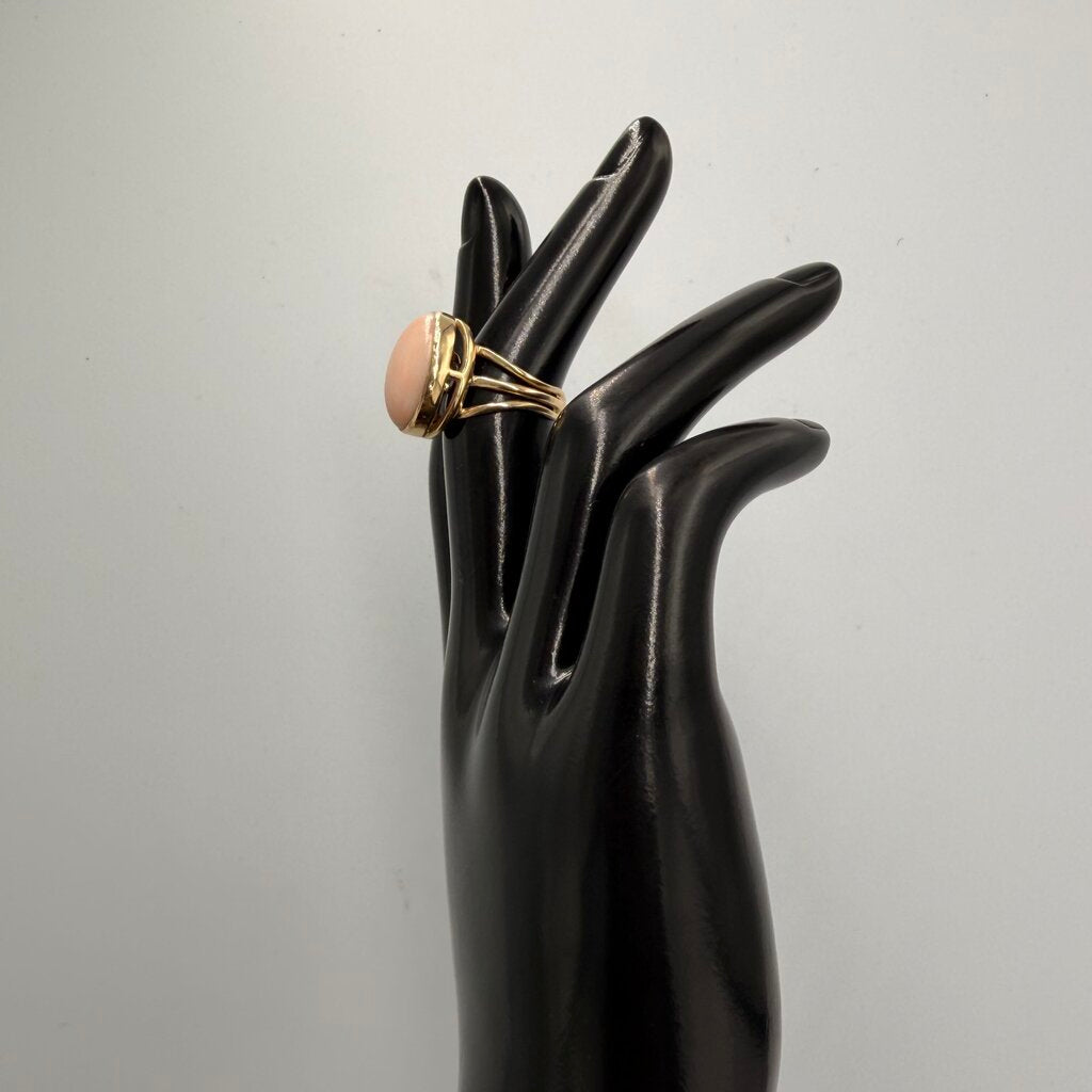 14k Gold Pink Coral Cabochon Ring Size 6