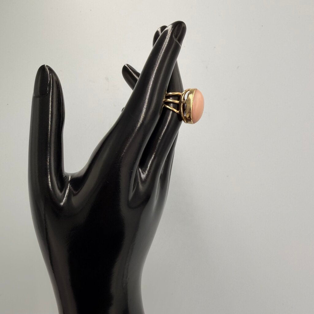 14k Gold Pink Coral Cabochon Ring Size 6