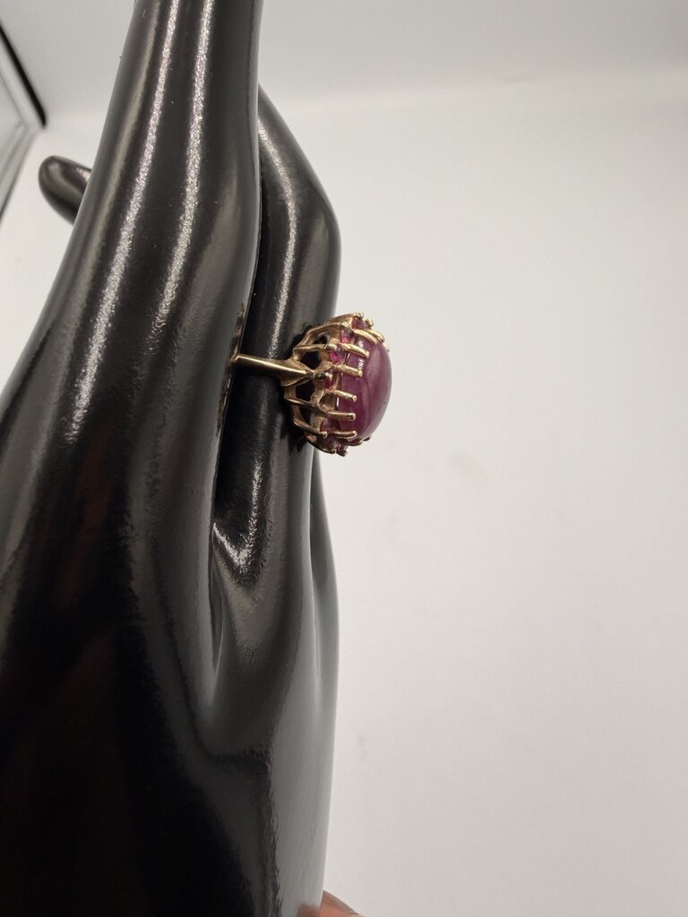 14k Gold Star Ruby Cabochon Cocktail Ring Size 7.5