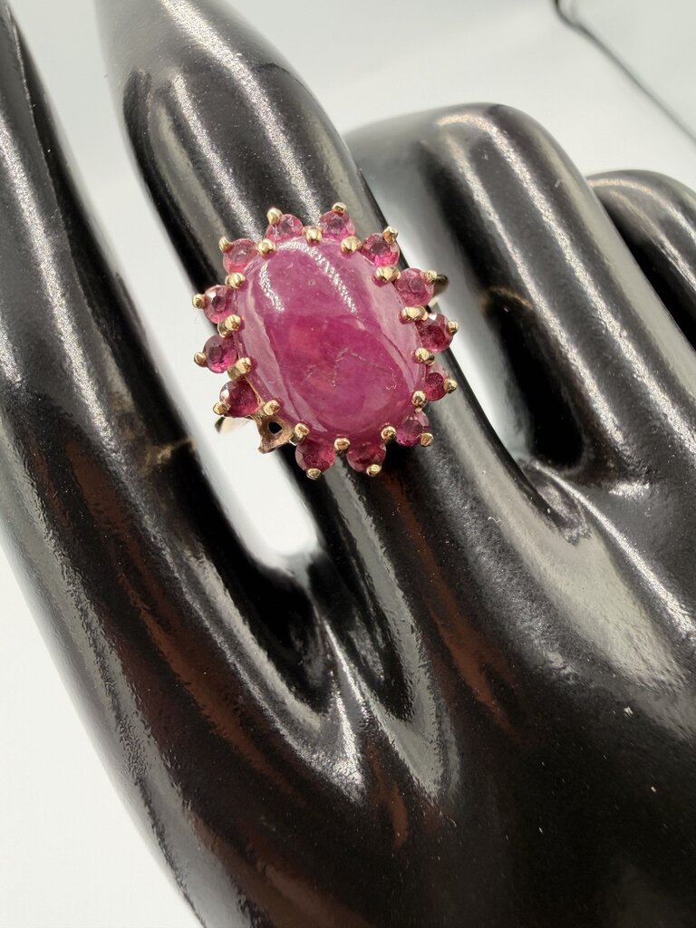 14k Gold Star Ruby Cabochon Cocktail Ring Size 7.5