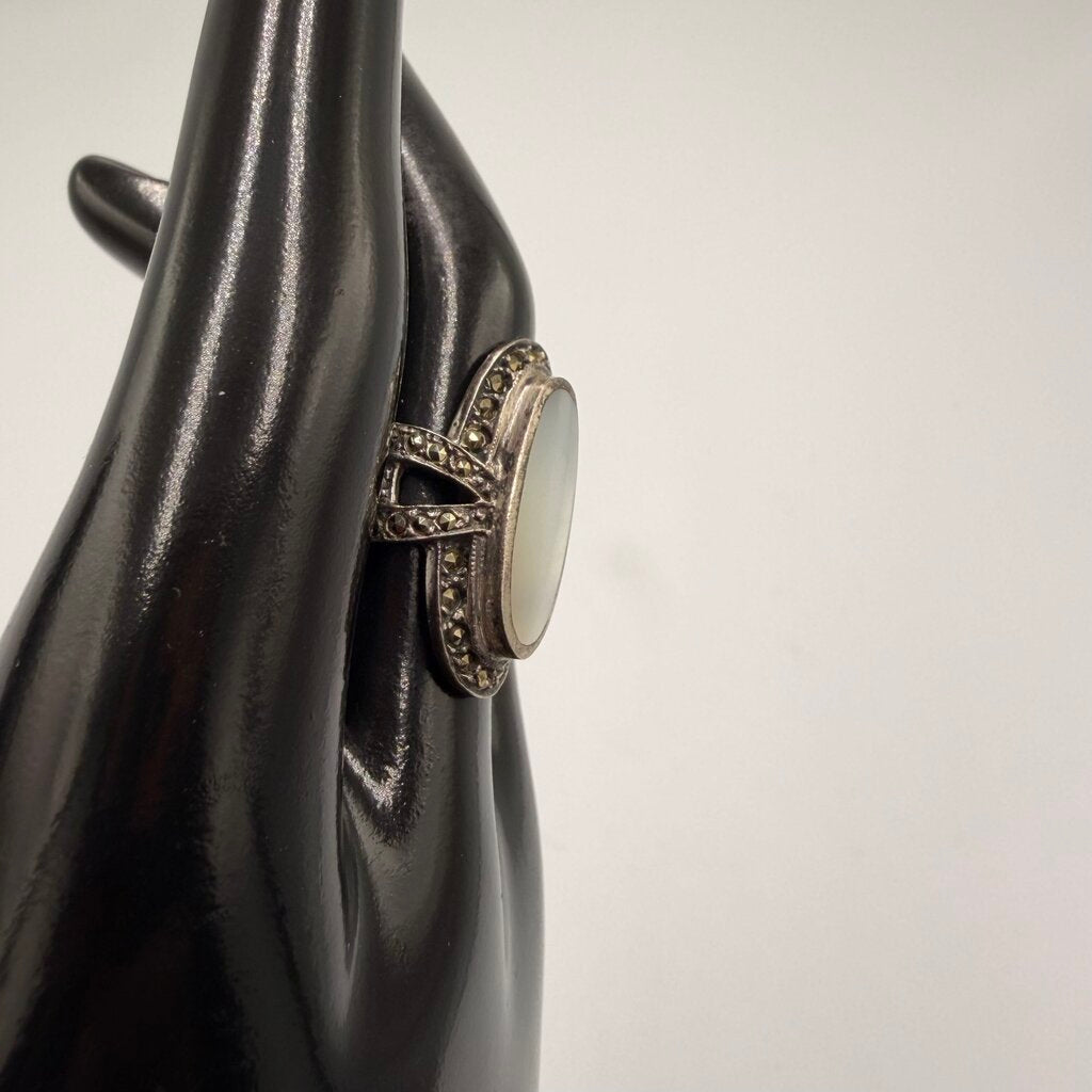 Sterling Silver Mother of Pearl Marcasite Ring Size 7.5