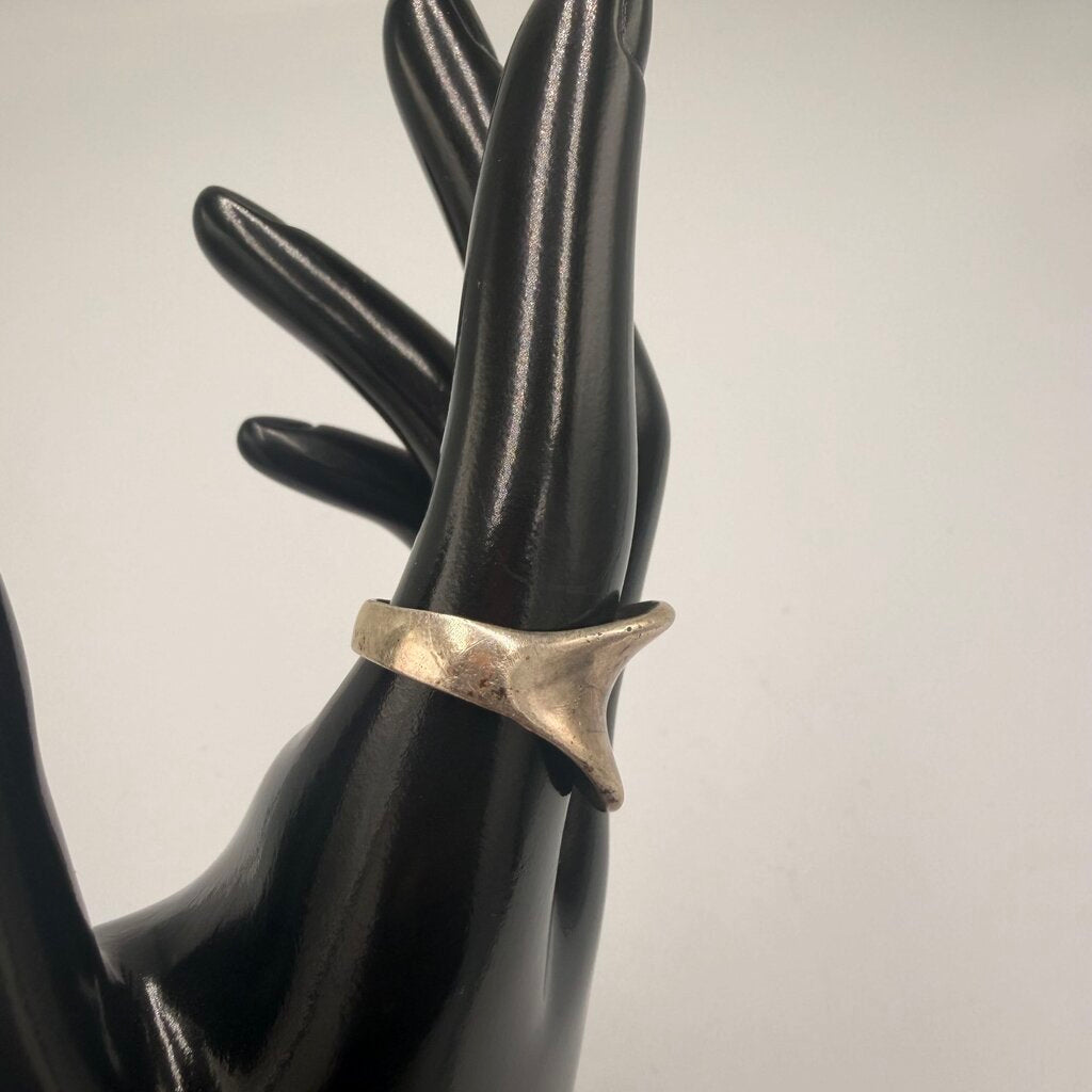 Vintage Silver Tone Abstract Concave Ring Size 9