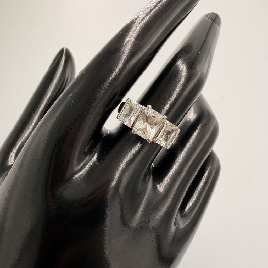 Sterling Silver CW Clear Quartz Ring Size 9