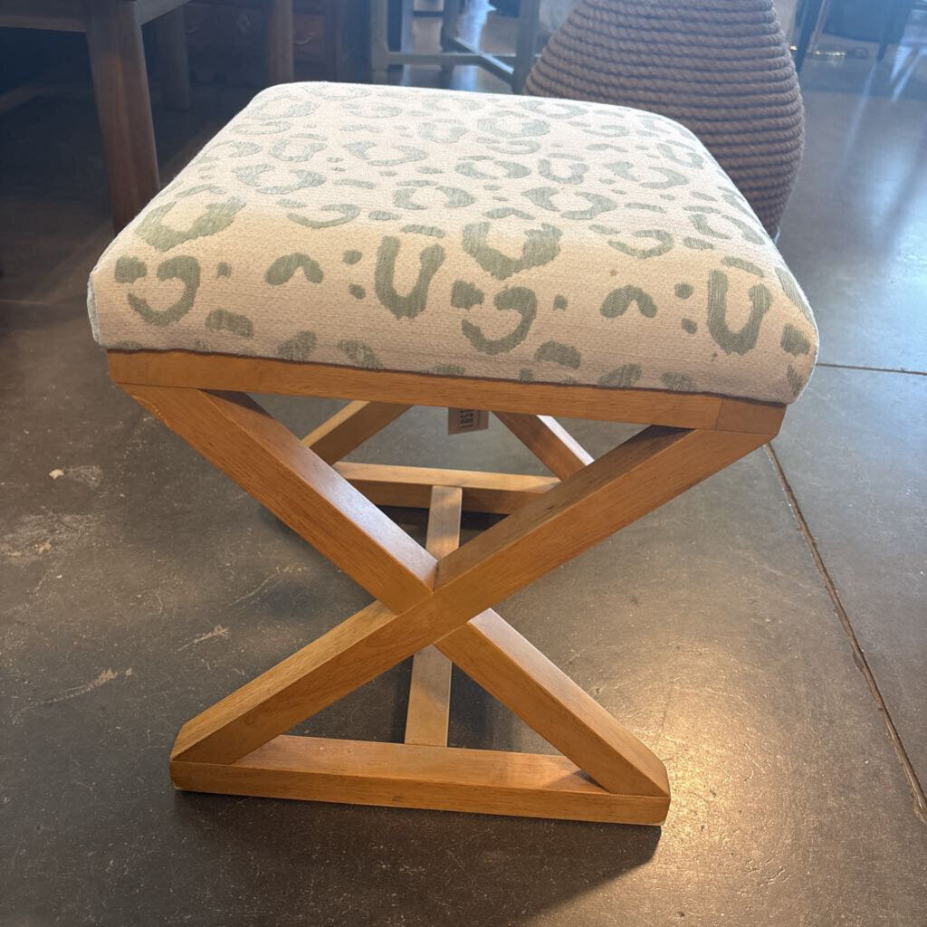 Green & White Stool W/ Criss Cross Legs- 18X16X18H