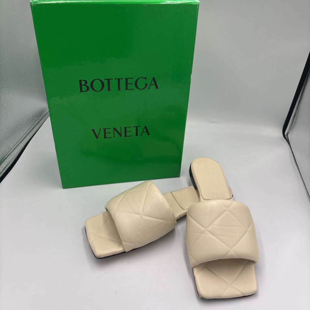 Bottega Veneta Lido Flat Sandal - Size 41