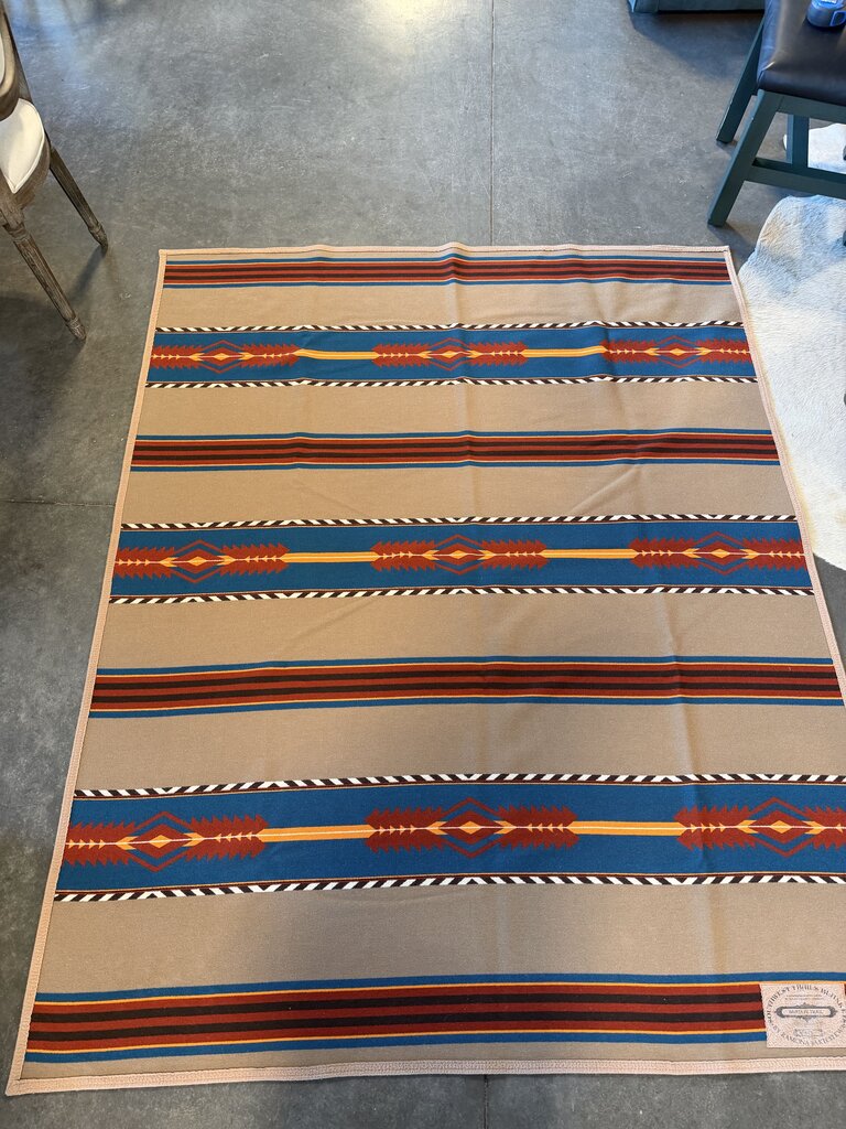 Beaver State Pendleton SW Bulls Blanket-77X62- AS IS