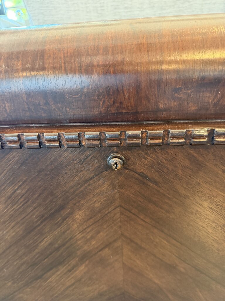 Lane Cedar Lined Hope Chest -46X18.5X23H