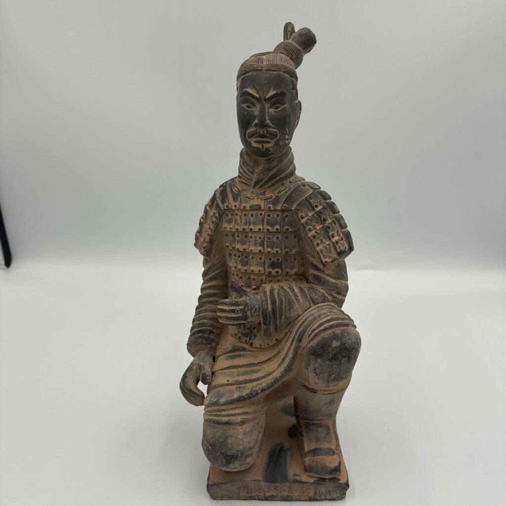 Asian Kneeling Archer Warrior - 4X4X10H