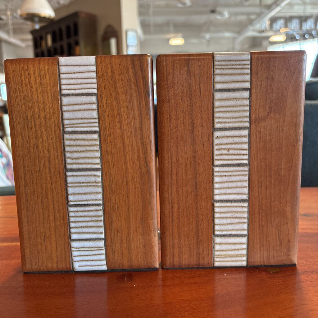 Vintage Jane and Gordon Martz Bookends Marshall Studios - 5X4.25X7.75H