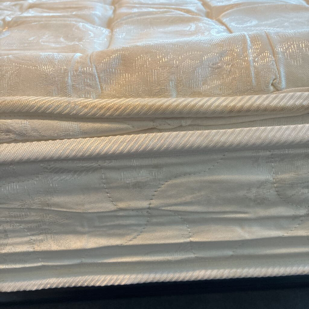 Mitchell Gold + Bob Williams Fiona Queen Sleeper - 84X39X32H