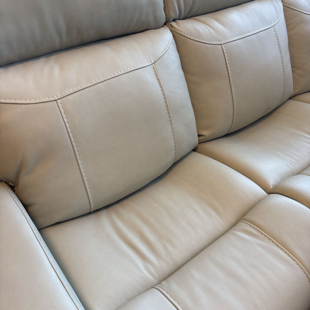 Moto Motion Leather Media Reclining Sofa W/ Heat & Massage- 83X38X43H