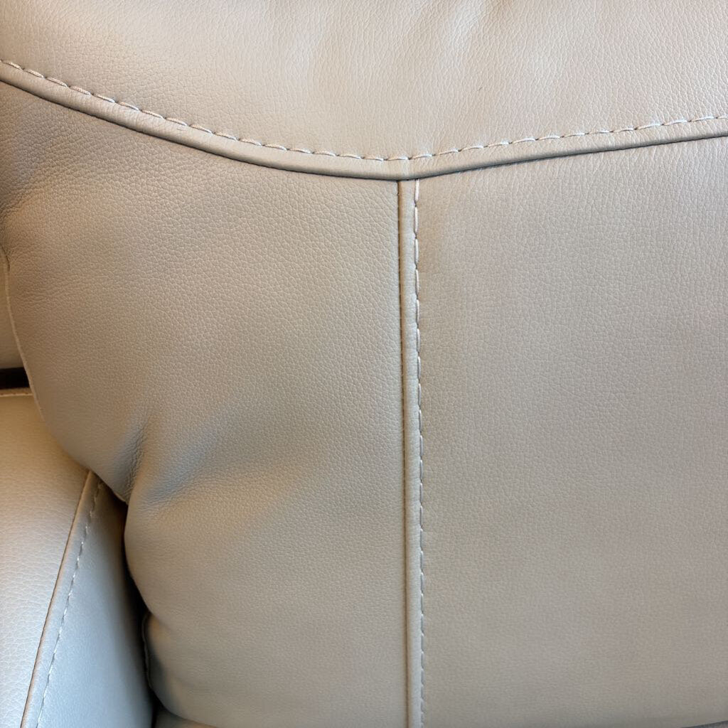 Moto Motion Leather Media Reclining Sofa W/ Heat & Massage- 83X38X43H