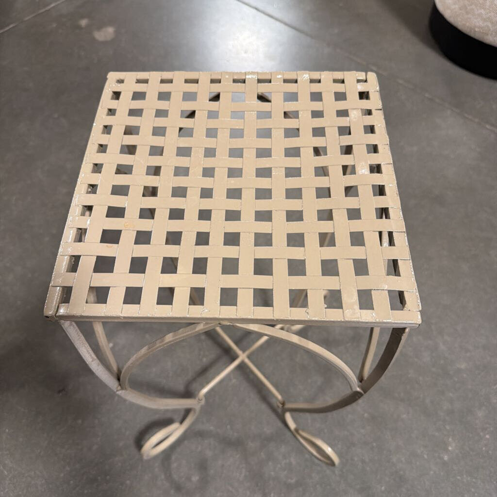 Metal Painted Woven Side Table- 9.5X9.5X20H